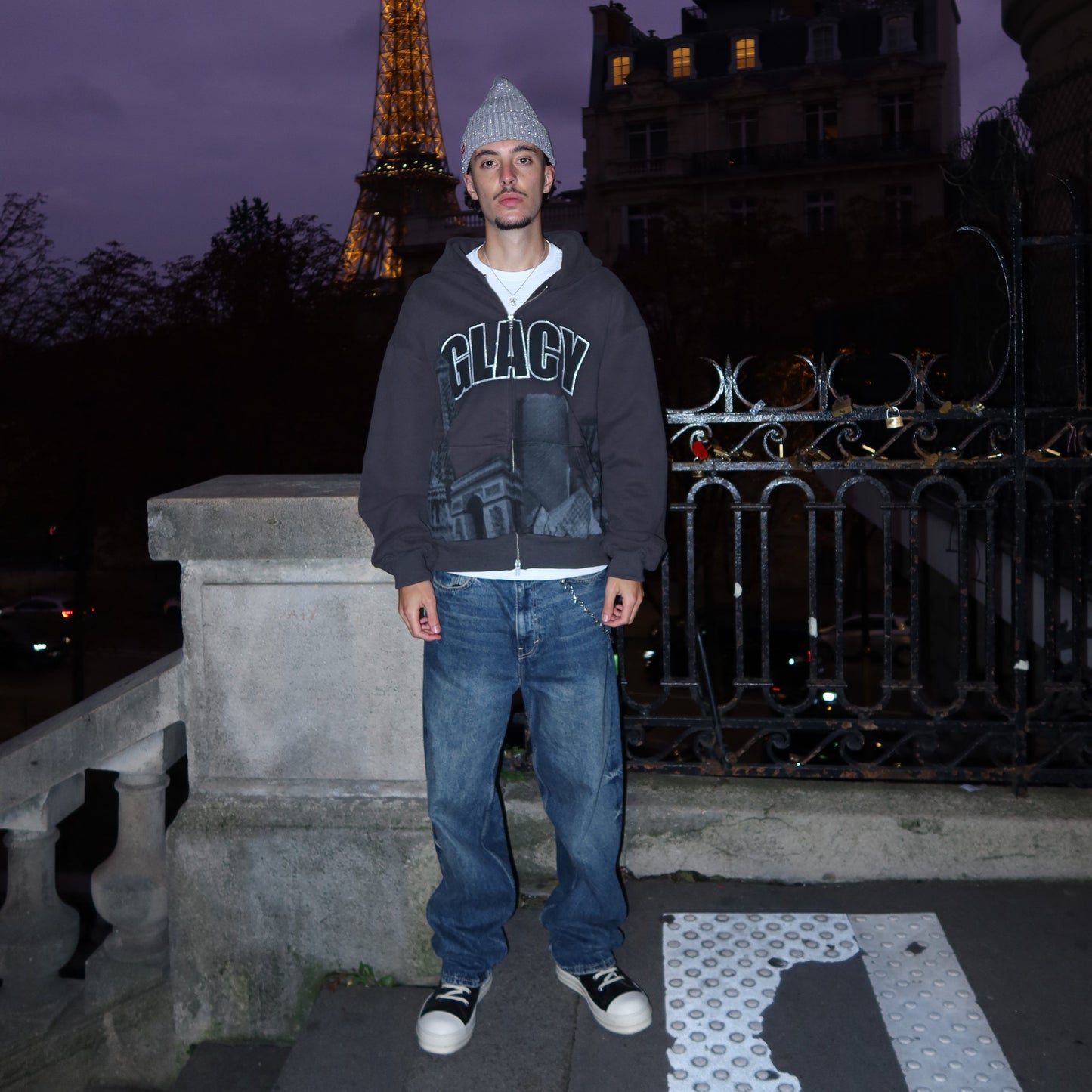 GLACY PARIS ZIP HOODIE